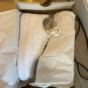 NIB NIKE AIR FORCE ONE